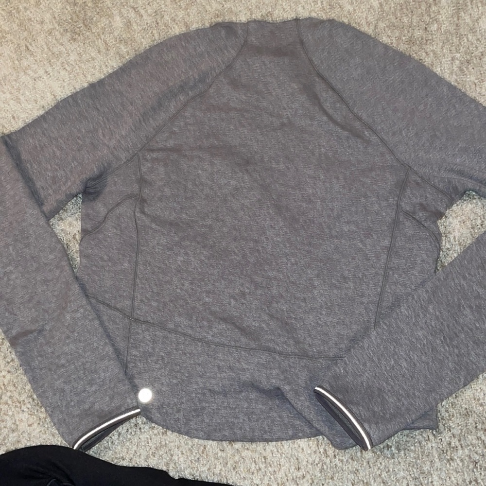 Lululemon Cropped Athletic Pullover - image 2